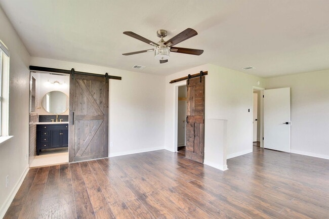 Building Photo - 7002 Skynook Dr