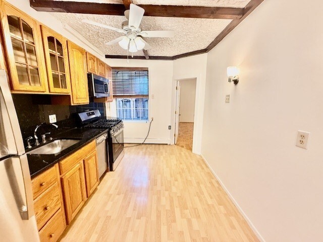 Building Photo - 184 Salem St