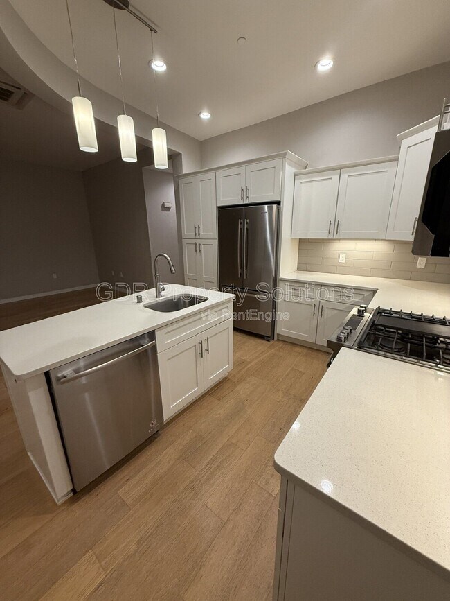 Building Photo - 3600 Central Ave SE