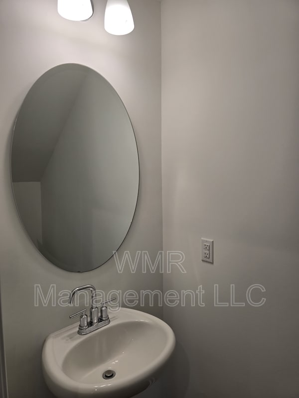 Building Photo - 1846 Teachers House Rd NW