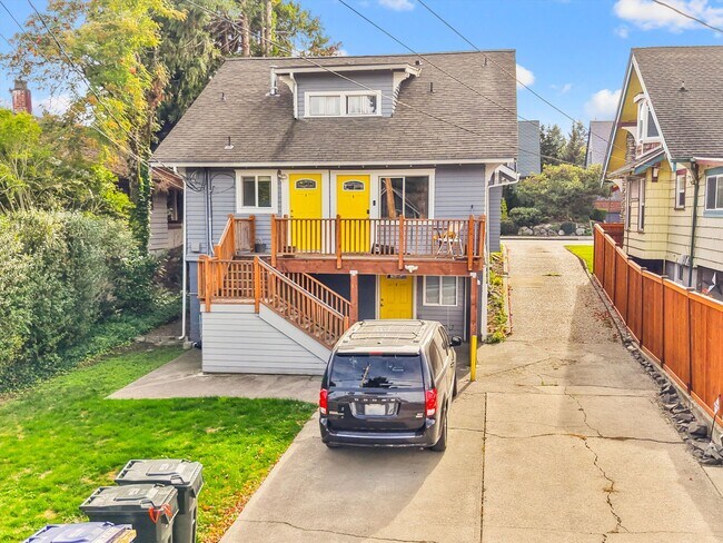 Building Photo - Charming Tacoma 2BR with Private Patio & RV Parking