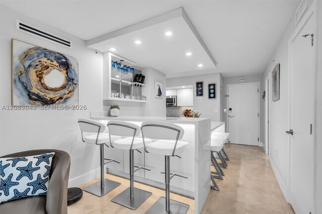 Building Photo - 6917 Collins Ave