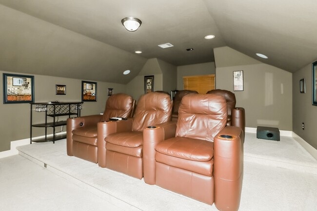 Building Photo - 3909 Pebble Brook Dr