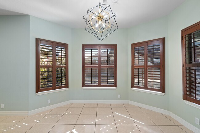 Building Photo - 206 Saddle Blanket