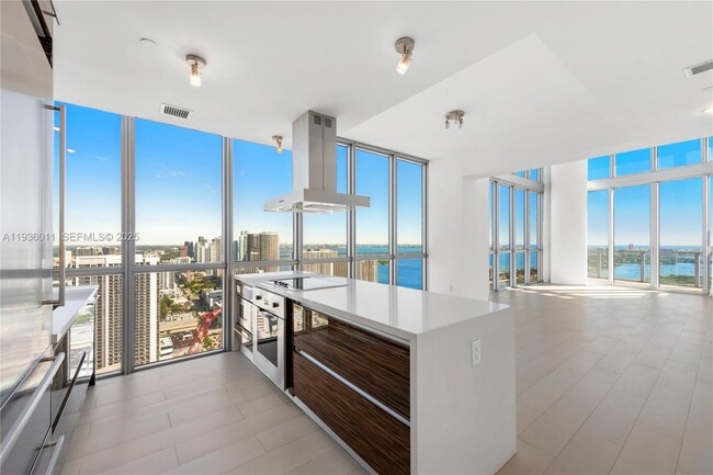 Building Photo - 1100 Biscayne Blvd