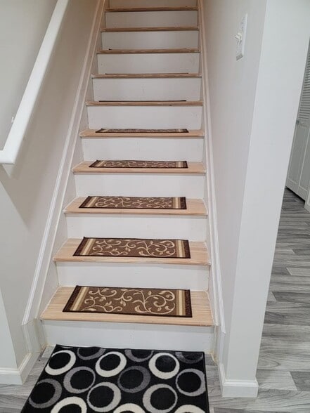 Building Photo - 170 Burnlea Rd