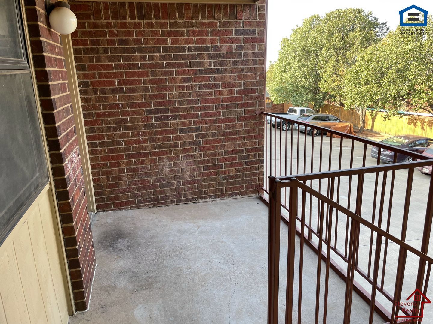 Building Photo - 1912 SW D Ave