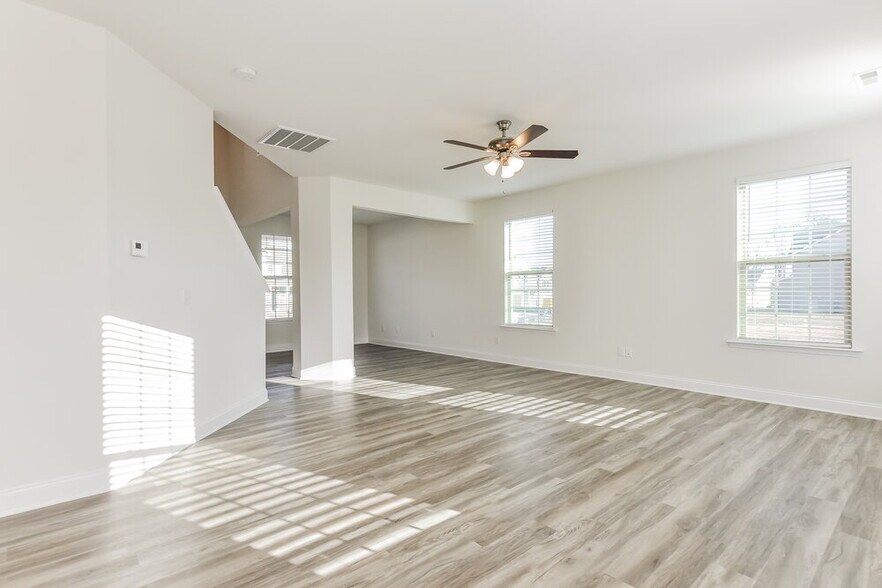 Building Photo - 26 Cordova St