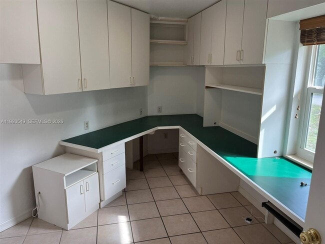 Building Photo - 4181 Silver Sword Ct