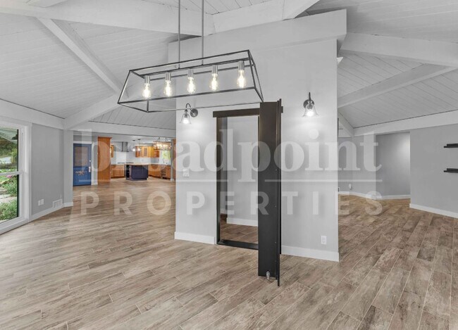 Building Photo - 2113 Sleepy Hollow Rd