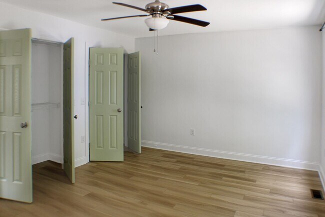 Building Photo - Beautiful One-Level Home in Pristine Condition - Move-In Ready!