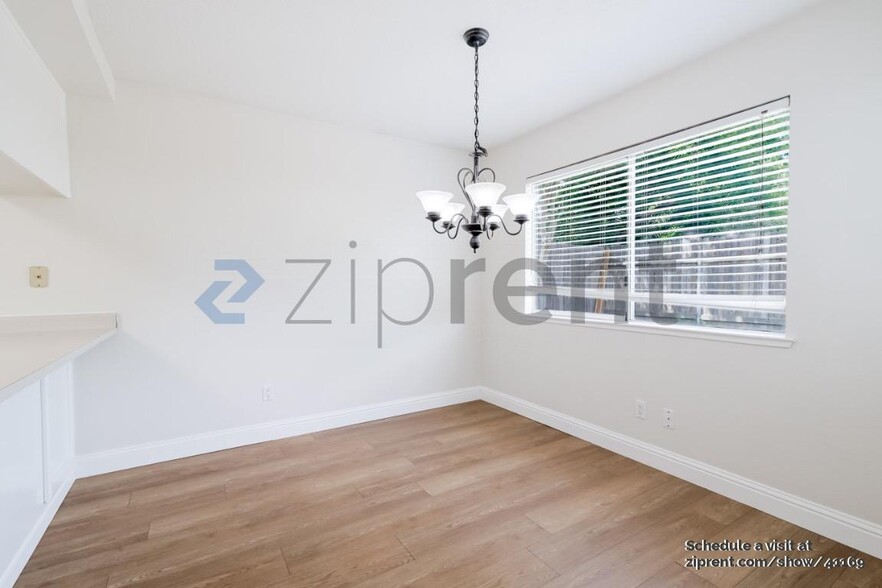 Building Photo - 1243 Andalusia Dr
