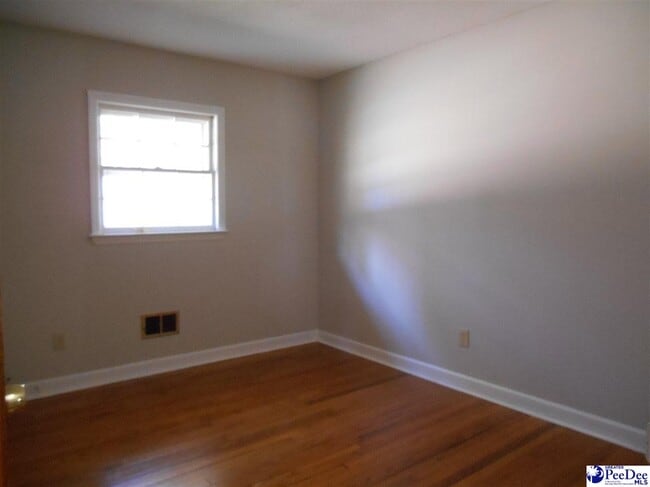 Building Photo - 1234 Manorway Dr