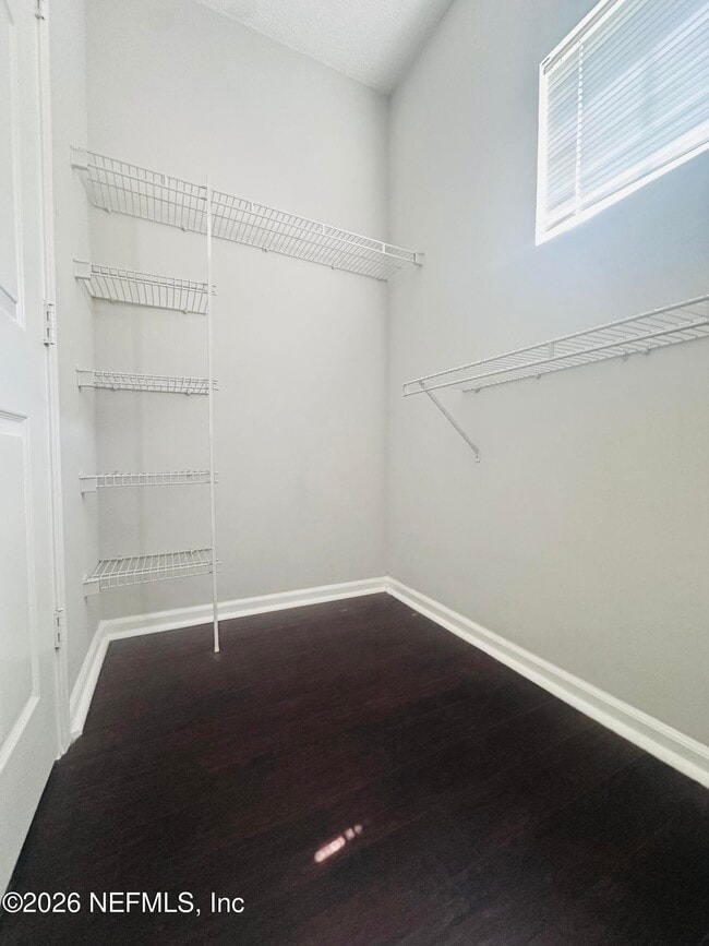 Building Photo - 3938 Hendricks Ave