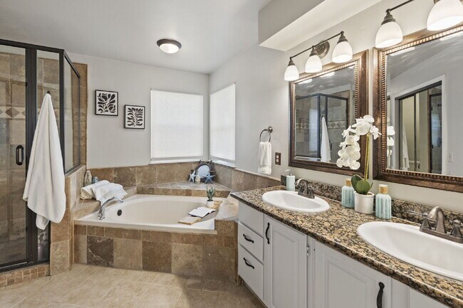 Building Photo - Spacious 6-Bedroom Broadmoor Rental with M...