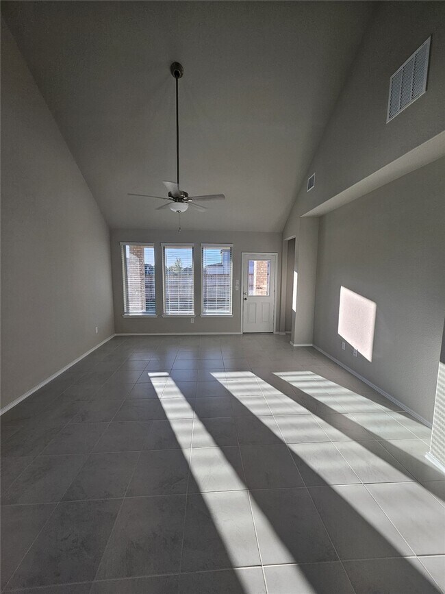 Building Photo - 426 Twilight Mdw Wy