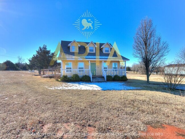 Building Photo - Charming 3 Bed/2.5 Bath Two-Story Country ...