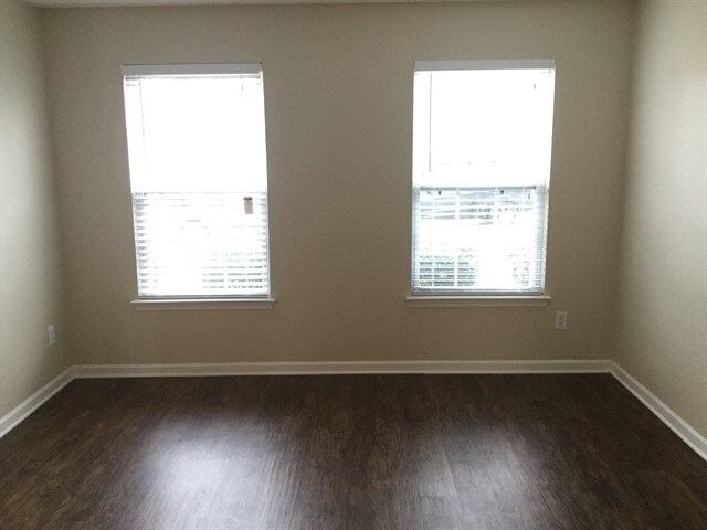 Building Photo - 4897 Bryant Dr