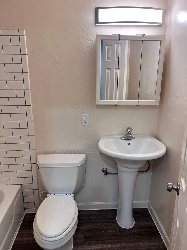 Building Photo - 7130 E 30th St