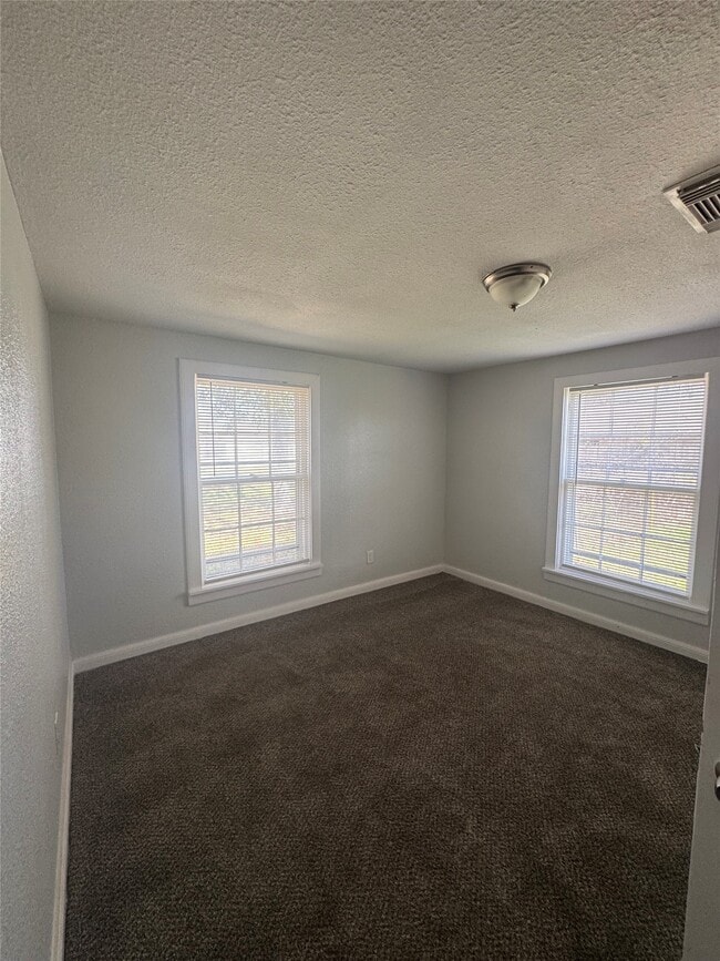 Building Photo - 512 Rice St