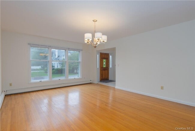 Building Photo - 30 Cassilis Ave