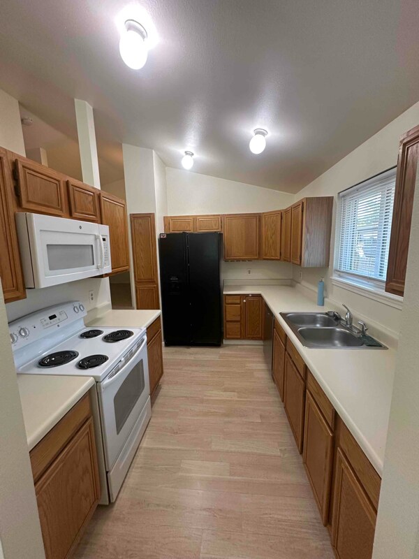 Building Photo - 5384 S Prescott St