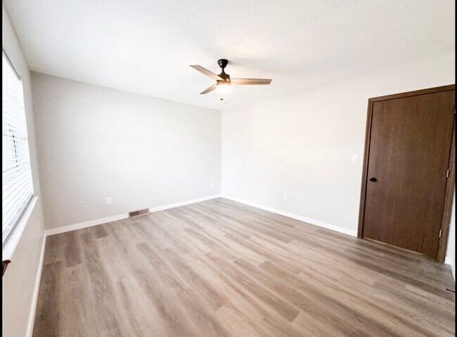 Building Photo - 2008 Juniper Dr