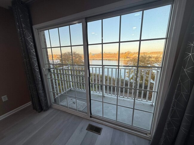 Building Photo - 76 Lyon Ct