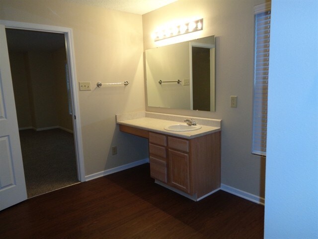 Building Photo - 626 Hickory Pine Dr