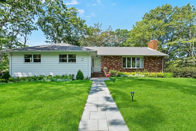 Building Photo - 1345 Long Creek Dr