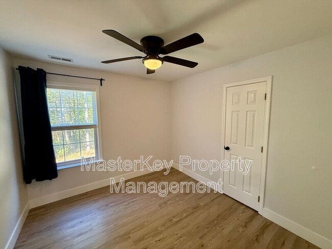 Building Photo - 209 Hollyhock Ln