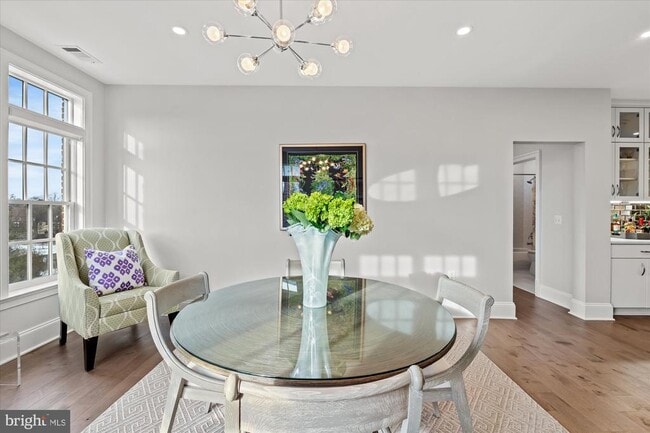 Building Photo - 600 Second St