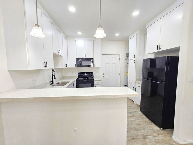 Building Photo - 1809 Atrium Pl Dr