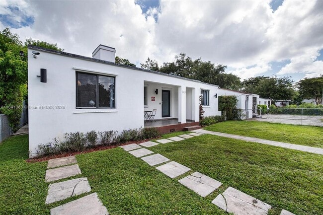 Building Photo - 243 NW 44th St