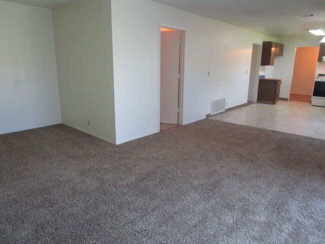 Building Photo - 404 Coot Ln