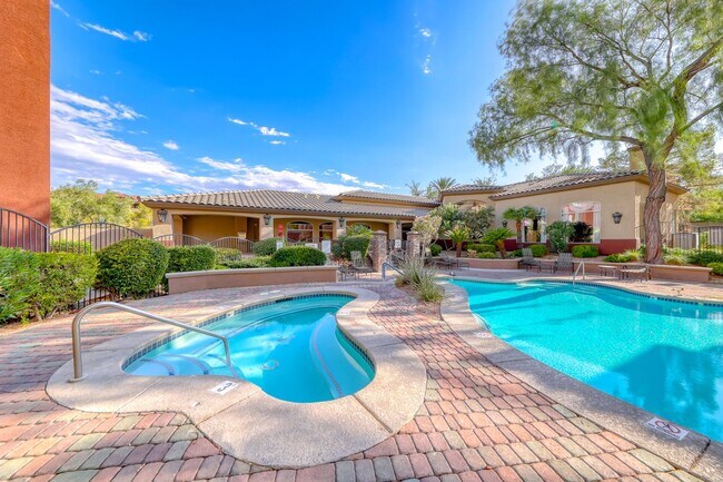 Building Photo - Gated community with pool and spa 2 bed 2 ...