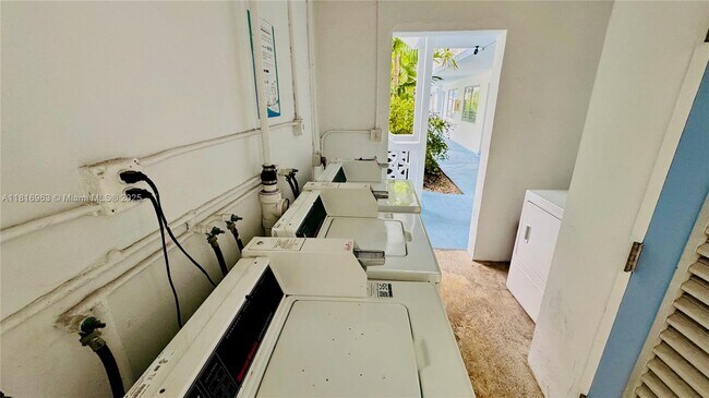 Building Photo - 1120 102nd St