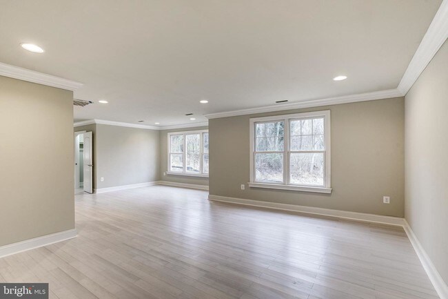 Building Photo - 7184 Clifton Rd