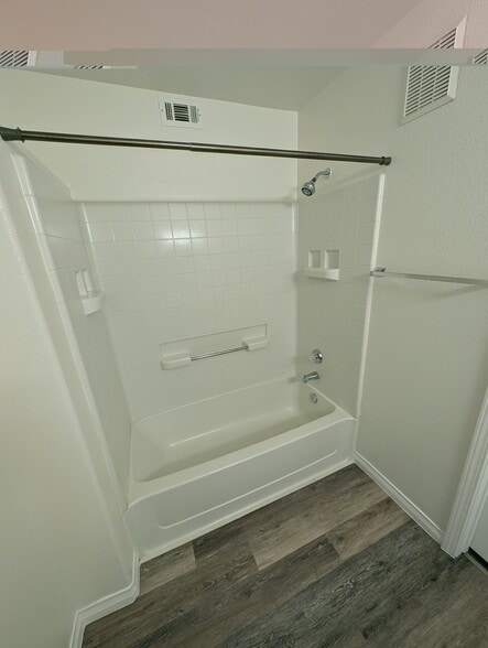 Jack/Jill Bath #2 - 813 Radiant Star St