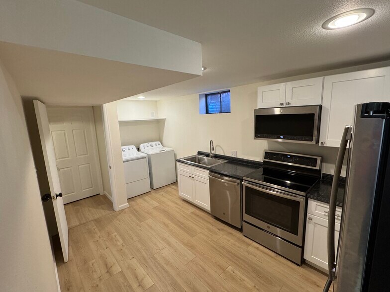 Building Photo - 6085 W Arkansas Ave