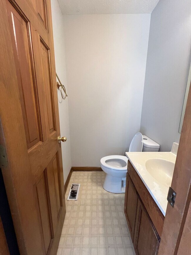 Building Photo - Single Family Corner Lot House located in ...