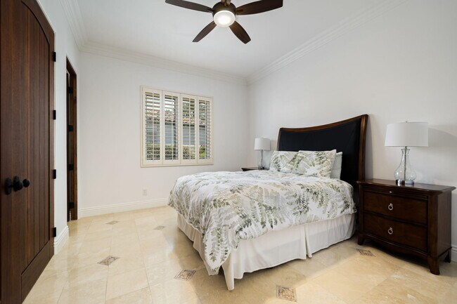 Building Photo - 56985 Village Dr