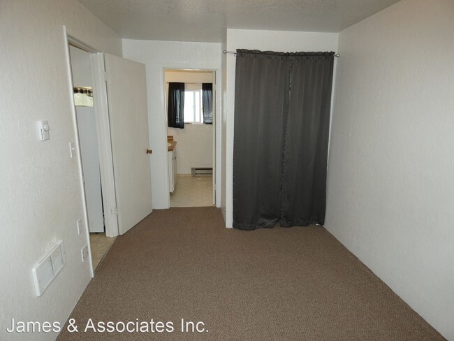 Building Photo - 1 br, 1 bath House - 929.5 W 6th