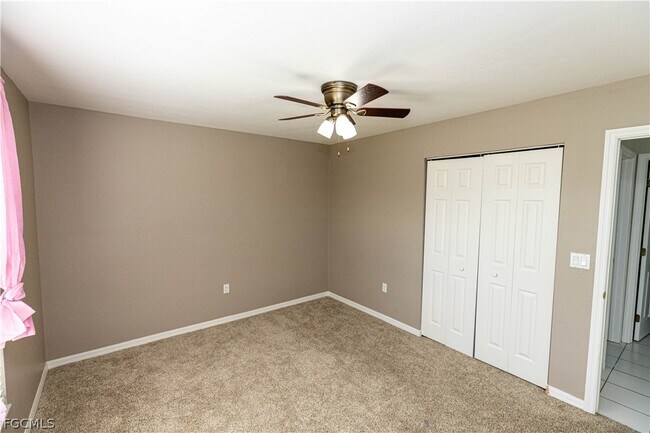 Building Photo - 417 SE 21st Terrace