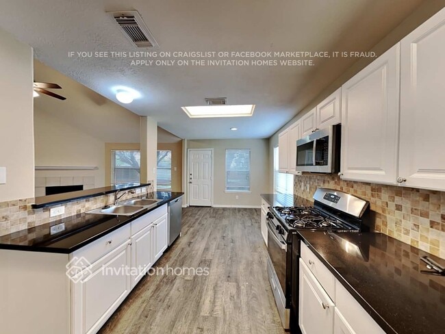 Building Photo - 308 Glade Bridge Ln