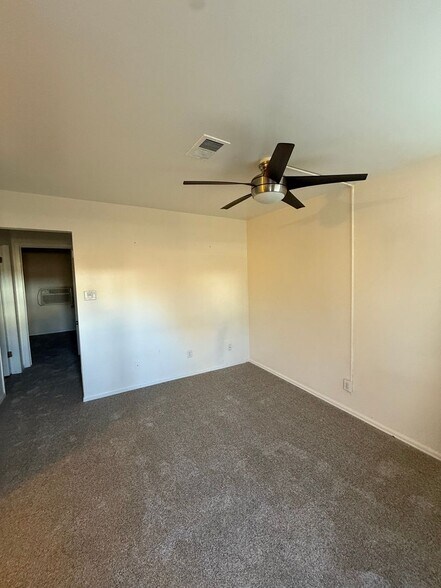 Building Photo - 405-407 E. Simpson Street