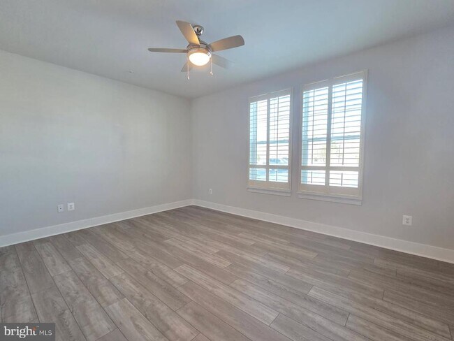 Building Photo - 170 Harrier Wy