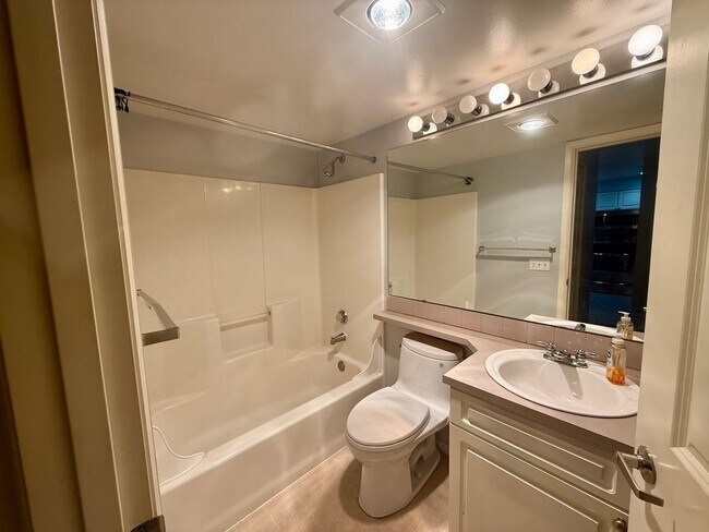 Building Photo - University District Condo