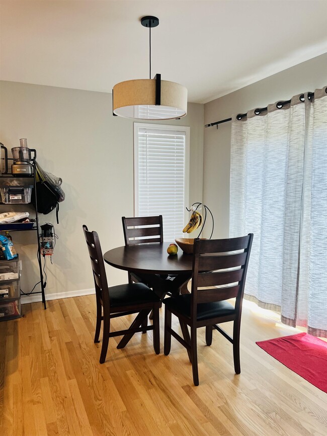 Building Photo - 1018 Ganser Dr