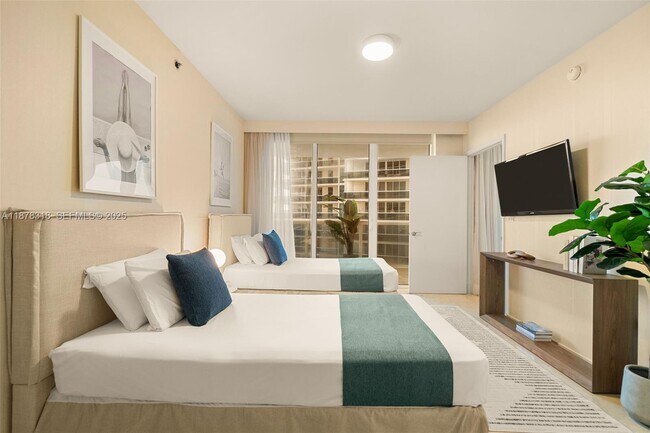 Building Photo - 1830 S Ocean Dr